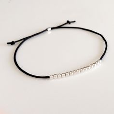 Minimalist, wearable and delicate silver multicolor thread bracelet available in several colors. Length: 20cm adjustable knot. Width: 2mm. Fully adjustable, Handmade in Spain. More colors available in this product => https://www.etsy.com/listing/845364478/tiny-simple-cord-sterling-silver-wish Ideal for a gift and for combinate with other bracelets. All our products are presented in a white organza bag. ♡ Made with love in Valencia ♡ ----------------------------- Discover the NICTE bracelets c Bracelet Thread, Stacking Jewelry, Thread Bracelet, Bracelet Stacking, Miyuki Bracelet, Adjustable Knot, Bracelet Minimalist, Lucky Bracelet, Thread Bracelets