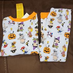 Nwt Peanuts Halloween Longsleeve And Pant Pajama Set Snug Fit 100% Cotton Size 3t And 4t Cute White Sleepwear With Character Print, Cute Long Sleeve Halloween Sleepwear, Cute White Character Print Sleepwear, White Sleep Sets For Fall, White Cartoon Print Sets For Fall, Long Sleeve Sleepwear For Halloween Playtime, Playful Halloween Sleepwear, Playful White Sleepwear For Fall, Cute Cotton Halloween Sleepwear