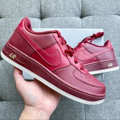 Nike Air Force 1 Red Gold White Shoes Shoes Comes In Youth Size: 5y = 6.5w (Last) Brand New With Original Box Classic Af1 100% Authentic Ship Same Or Next Day All Sales Final. #Af1 #Sneaker Nike Air Force 1 Red, Travis Scott Sneakers, Red Leather Shoes, Nike Cleats, Aesthetic Red, Black And White Sneakers, Nike Air Jordans, Nike Basketball Shoes, White Shoes Women