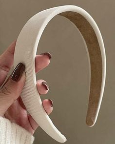 White Chunky Headband, Hair Bands Aesthetic, Long Hair With Headband, Headband For Short Hair, Headbands Aesthetic, White Hair Band, Headband Aesthetic, Cute Hairbands, Cute Hair Bands