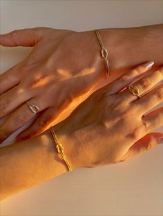 "KNOT BRACELET MEN/WOMEN Material: High Quality Solid 925 Sterling Silver Color options: Silver, Gold, Rose Gold Bracelet length varies for men and women. 6\" with a 2\" extender for women (15+5 cm) 7\" with a 2\" extender for men (18+5 cm) All pieces will come with a 2\" extension chain so you can fine tune the fit. ► HOW TO CARE FOR YOUR JEWELRY * Maintain your jewelry's high shine by avoiding contact with any chemicals such as soap, perfume, lotion, makeup, hair & cleaning products. * Keeping Best Friend Jewelry For 2 Bracelets, Matching Gold Bracelets, Matching Jewelry Best Friends, Bff Bracelets For 2, Friendship Bracelets Gold, Couple Friendship Bracelets, Bracelets Bff, Love Knot Bracelet, Soap Perfume