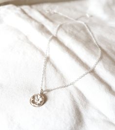 Fine necklace with a small Hawaiian flower. The length of the chain is 40 cm or 45 cm and comes with an extension of 5 cm. The pendant has a size of 10 mm. The entire piece of jewelry is made of 925 sterling silver. The chain is available as a snake chain (snake) or as an anchor chain (cable). 🤍 Nickel free 🤍 Rustproof 🤍 Hypoallergenic 🤍 no discoloration The necklace comes gift ready with a pouch and, if desired, with a personal message! With every purchase of an article, you support the work of Oceancare (www.oceancare.org) IMPORTANT NOTE ON SHIPPING: Please note that our standard shipping options within Europe do not include a tracking number. If you would like to track your order, please update your delivery option at checkout. The estimated delivery times provided by Etsy are only Fine Necklace, Hawaiian Flower, Anchor Chain, Hawaiian Flowers, Beach Summer, Dainty Necklace, Flower Pendant, Necklace Gift, Snake Chain