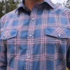 Timeless style meets comfortable fabrics in the Western Aloha Palaka Nui Long-Sleeve Snap Shirt. This western-inspired button-up relies on a polyester and cotton blend to keep us covered and comfortable from trailheads to beer halls. Fitted Long Sleeve Casual Flannel Shirt, Relaxed Fit Cotton Flannel Shirt With Snap Buttons, Casual Long Sleeve Shirt With Functional Buttons, Casual Long Sleeve Tops With Functional Buttons, Fitted Long Sleeve Shirt With Functional Buttons, Fitted Outdoor Shirt For Fall, Fitted Shirt For Outdoor Fall Occasions, Fitted Shirt For Outdoor Fall Events, Relaxed Fit Button-up Shirt With Functional Buttons