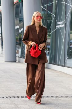 Brown Suit, Elegante Y Chic, Brown Outfit, Looks Street Style, Mode Inspo, Fashion Week Street Style, 가을 패션, Mode Vintage