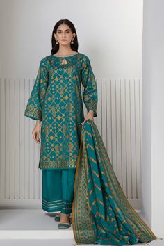 Shamaeel Ansari Pret S4 Formal 2021 is Original Ladies Clothing Brand, and provides both Styles shalwar kameez suits and kurtis. Shamaeel Ansari, Bonanza Satrangi, Indian Colours, Lawn Suit, Jewellery Indian, Green Lawn, Ladies Clothing, Lawn Suits, Bridal Jewellery Indian