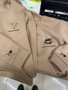 Embroider Couple Hoodie, Custom Hoodie Ideas For Boyfriend, Matching Hoodies For Couples Embroidery, Matching Couple Hoodies Embroidered, Embroidered Sweatshirt Couple, Matching Sweaters For Couples Aesthetic, Customized Couple Hoodies, Sweatshirt For Couples, Hoodies For Couples Matching