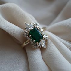 Luxury Yellow Gold Emerald Engagement Ring, Luxury Timeless Diamond Ring With Birthstone, Luxury Yellow Gold Emerald Ring For Women, Luxury Yellow Gold Emerald Ring For Wedding, Luxury White Gold Emerald Ring For May Birthstone, Luxury Heart Cut Emerald Ring For Formal Occasions, Green Wedding Rings, Royal Rings, Fantasy Clothes