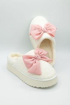 The perfect cozy shoes are these MIA Platform Bow Slippers for Women in Blush! Super soft and cozy, these slippers feature a fuzzy lined interior, fun bow on top, and a memory foam footbed for extra comfort. Features: MIA Shoes Style: GS1501607-BLUSH Color: Blush Slippers Fuzzy lined Platform construction Blush bow on top Memory foam footbed Rubber outsoles Slip on Hand wash warm, hang to dry Fancy House Shoes, Preppy Pink Slippers, Slides For Ladies, Slippers Cute, Cute Comfortable Shoes, Athsetic Slippers, Cute Slippers Aesthetic, Girly Clothes