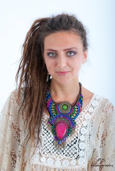 Bodaway Firemaker Bohemian boho native bead embroidery bib necklace pink dragon vein agate bronze de Hippie Macrame Necklace For Festivals, Handmade Hippie Festival Necklaces, Hippie Style Macrame Necklace For Festivals, Handmade Hippie Necklace For Festivals, Hippie Handmade Festival Necklaces, Handmade Adjustable Bohemian Bib Necklaces, Bohemian Adjustable Beaded Bib Necklace, Festival Beaded Bib Necklace, Adjustable Beaded Bib Necklace For Festivals