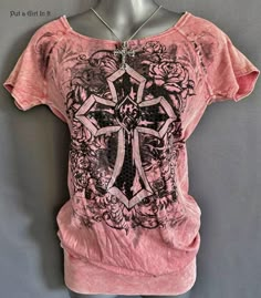 New Womens Vocal Apparel embellished crystal sequined coral black cross slouchy short sleeve shirt Size Small This incredibly unique and rare Vocal top is just stunning Beautiful vibrant cross design on front and back Embellished Crystal and Sequins on front Design on back is embellished in crystals too! Slouchy body with elastic hemline Just GORGEOUS Made in USA by Vocal Apparel I have been selling Vocal clothing for 17 YEARS now and just LOVE this brand! Please see measurements 1000% Cotton Made in USA Measured without stretching/has stretch - *Small - 15" across chest - 28" in total length BE VOCAL - STAND OUT IN A CROWD & PUT A GIRL IN IT before it's gone! XOXO Lisa - Put a Girl In It Always free shipping - Returns accepted within 14 days. In the event of a return/original shipping cos Summer Short Sleeve Tops With Rhinestones, Casual Rhinestone Tops For Spring, Summer Rhinestone Short Sleeve Tops, Casual Pink Embellished Tops, Embellished Short Sleeve Tops For Spring, Spring Embellished Short Sleeve Tops, Casual Pink Tops With Rhinestones, Summer Pink Tops With Rhinestones, Casual Crew Neck Top With Rhinestones