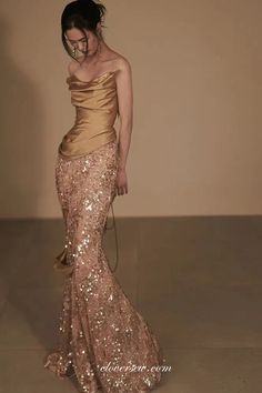 Extra Heels, Gold Outfits, Dorothy Dandridge, Fashion Girly, Sparkly Prom Dresses, Runway Fashion Couture, 파티 드레스, Neo Soul, Prom Dress Inspiration