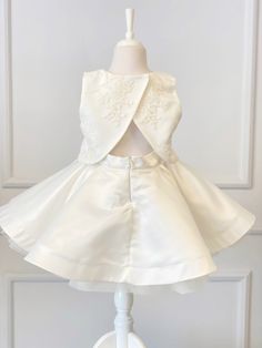 This Bridal Girl Flower Set is perfect for your special occasions, weddings , baptism, first communion or photoshoots. This First Communion Dress is efficient with its refined look. And This Ivory Flower Girl Dress Set is made of luxury satin fabric for its top part and used a luxury  lace for crop top, and also there is layers of tulle for skirt part. There is a big bow at the back of this Elegant Baptisim Dress. She will look glamorous with this classic Wedding Bridesmaid Dress.. We sew the dresses according to your measurements so please get in touch with me before your order if you are not sure about sizes. Since ıt will be made to order, pls considerate shipment time as 5-7 working days. After shipment, we add your track number to Etsy and you can follow your item where is it but we w Cream Fitted Princess Dress For Wedding, Princess Style Fitted Bridesmaid Dress For Wedding, Elegant Sleeveless Bridesmaid Princess Dress, Fitted White Bridesmaid Princess Dress, White Bridesmaid Dress With Lace Bodice, Elegant Fitted Princess Dress For Baptism, Elegant Fitted Princess Dress For First Communion, Fitted Princess Dress With Lace Bodice For Confirmation, Fitted Sleeveless Princess Dress For Wedding