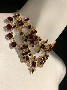 Princess Choker Red and Gold. - Etsy Red Black Gold Dresses, Gold Vampire Aesthetic, Luxury Red Choker For Gift, Red And Gold Accessories, Gold Red Jewelry, Gold And Red Necklace, Red Royalty Aesthetic, Gold And Red Aesthetic, Red Gold Outfit