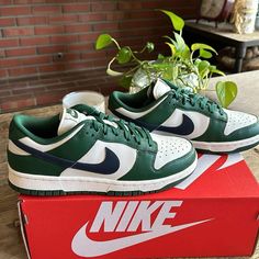 New With Box Womens Basketball Shoes, Green Sneakers, Nike Sb Dunks, Nike Air Huarache, New Nike Air, Nike Green, Nike Air Max 97, Green Shoes, Nike Dunk Low