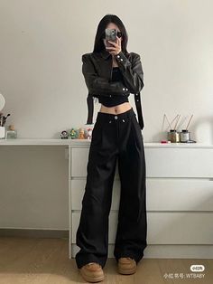 Keindahan Bunga Sakura: Wallpaper Cewek Cantik dengan Nuansa Jepang-Korea Black Edgy Outfits For Women, Korean Edgy Outfits, 2017 Clothes, Boy Pablo, Pablo Escobar, Tomboy Style Outfits, Tomboy Fashion, Kpop Fashion Outfits, Edgy Outfits