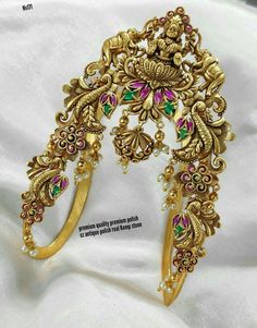 Manga Tikka, Pretty Gold Necklaces, Wedding Jewelry Sets Bridal Jewellery, Indian Wedding Jewelry Sets, Gold Jewels Design