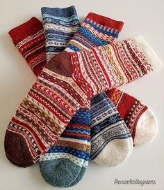 Unisex socks made with  alpaca yarn-wool (70%) and nylon (30%).  Very soft and warm. Made in Peru .  Medium ( 7.5-9) and Large size (9.5-11). Alternative Design, Alpaca Socks, Alpaca Yarn, Wool Socks, Alpaca Wool, Casual Socks, Socks And Hosiery, Hosiery, Alpaca