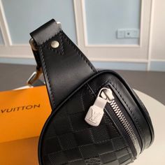 ???? ???26.0 x 13.0 x 7.0 cm Louis Vuitton Bag, Luxury Bags, Contact Us, Messenger Bag, Fashion Bags, Clutch Bag, Paper Bag, Louis Vuitton, The Unit