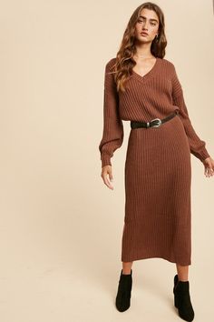 The perfect Midi Sweater Dress everrrr!! The Isn't She Lovely Chunky Knit Sweater Midi Dress features an oversized loose fit and looks great by itself or fashioned with a belt. Side slits and balloon sleeves finish this one of and it wins the Gold for sure! One Size : Length measures 46” from shoulder to hem with a 36” bust and 28” waist with stretch Sweater Over Dress, Knitted Dress Outfit, Sweater Outfit Ideas, Sweaters Outfit, Brown Sweater Dress, Jw Fashion, Sweater Dress Outfit, Boho Outfit, Look Formal