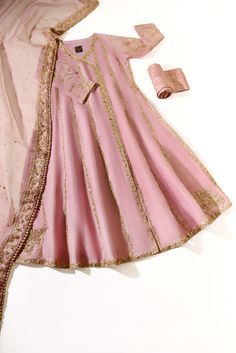 Marriage Clothes, Pakistani Wedding Outfits, Loafer Shoes Women, Silk Trousers, Organza Dupatta, Stylish Dress Designs, Embroidered Silk, Pakistani Dresses, Stylish Dresses