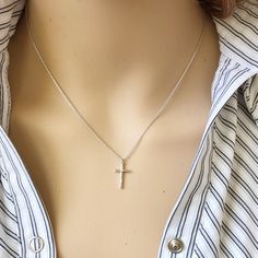 Description: Sterling Silver 925 Rhodium Plated Cross Pendant With Chain Metal Type: Guaranteed .925 Sterling Silver With Stamped 925 Metal Color: White Type Of Stone: 0 Stone Measurement: Length: 16-18 Inches Adjustable / Cross: 13mm X 7mm Brand New With Box #47 Simple Sterling Silver Cross Pendant Jewelry, Simple Sterling Silver Cross Pendant, Simple White Sterling Silver Necklace, Simple White Sterling Silver Jewelry, Shine Jewelry, Pendant With Chain, Types Of Stones, 925 Jewelry, Measurement Length