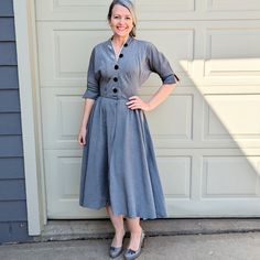 Beautiful Vintage Dress From The 1950's, With A Lord & Taylor Label! Heavyweight Taffeta With A Great Flow And Drape, Just A Smidge Under A Full Circle Skirt. Functional Buttons On The Bodice, But The Top Two Are Just Meant To Be Decorative, Not To Close. No Belt Included. Overall Excellent Condition! A Couple Teeny "Picks" In The Fabric As Pictured, But Certainly Nothing That Detracts. Amazing Dress, Thoroughly Wearable! Fits Like A Us 6/8, Measures 39/28/Full, Length Shoulder To Waist Seam Is 17.25" And Total Length Is 48.5". (F2) Retro Vintage Dress With Fitted Bodice, Tea Length, 1950s Style Full Skirt Vintage Dress, Retro Vintage Dress With Full Skirt For Events, Retro Full Skirt Vintage Dress For Events, Retro Full Skirt Vintage Dress, 1950s Style Fitted Tea Length Midi Dress, Classic Tea-length Vintage Dress, 1950s Style Fitted Tea Length Vintage Dress, 1950s Style A-line Vintage Dress For Vintage Events