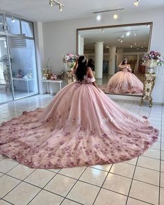 Pink And Gold Theme Quinceanera, 15 Pink Dresses, Christian Quinceanera Ideas, Baby Pink Quinceanera Dresses, Quince Pictures, Quince Stuff