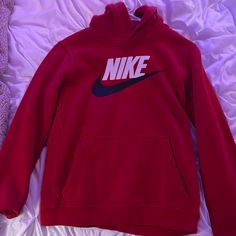 Never Worn, Nike Red Hoodie, Womens Small Nike Hoodie White, Nike Red Hoodie, Red Nike Hoodie, Hoodie White, Red Nike, Nike Red, Nike Hoodie, Red Hoodie, White Hoodie