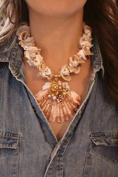 Diy Pearl Necklace, Seashell Jewelry, Jewellery Sketches, Scallop Shell, Brass Hook, Stone Beaded Necklace, Handmade Fashion Jewelry, Hippie Jewelry, Shell Necklace