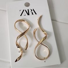 Zara Earrings Gold Toned Avant-Garde Pierced New W/O Tag Never Worn Unique And Extremely Cool Ask Questions Prior To Purchase Zara Single Earring For Party, Elegant Single Earring By Zara, Elegant Zara Single Earring, Chic Zara Earrings For Party, Zara Gold Jewelry For Evening, Chic Zara Drop Earrings, Chic Party Earrings By Zara, Zara Elegant Drop Earrings, Elegant Zara Drop Earrings