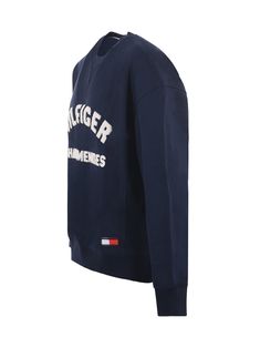 Tommy Hilfiger sweatshirt in dark blue cotton blend. Ribbed crewneck. Long sleeve. Ribbed cuffs and bottom. Front logo in sponge. Oversized fit. 58% viscose, 42% cottonComposition: Misto Cotone Burberry Shop, Tommy Hilfiger Sweatshirt, Classic American Style, Versace Shop, Classic American, Engineered Garments, Personalized Accessories, Lace Boots, American Style