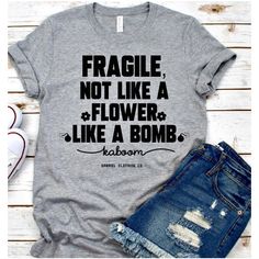 Funny Shirts, T Shirt World, Funny Shirt Sayings, Mode Style, One By One, Shirts With Sayings, Look Cool, Moda Fashion, Cute Shirts