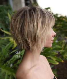 Short Choppy Bob With Bangs Choppy Layered Bob, Choppy Layered Bob Hairstyles, Short Choppy Bobs, Choppy Bob With Bangs, Short Choppy Haircuts, Choppy Haircuts, Choppy Bob Haircuts, Choppy Bob Hairstyles, Balayage Blonde