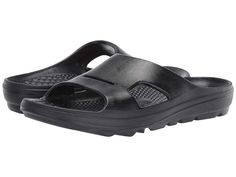 Spenco Fusion 2 Fade Slide - Men's Sandals : Black : Enjoy sleek lines with the sporty and modern Spenco Fusion 2 Fade Slide sandal. Injected EVA upper with faded print. Slip-on design. Ultra-Fresh antimicrobial helps control odor for a healthy foot environment. Metatarsal Dome relieves pressure from the metatarsal heads to maximize foot function, and provide increased comfort beneath the ball of the foot. +5 HEEL LIFT proven geometry ratio has best alignment. Features deep heel cupping and orth Design Sandals, Outsole Design, Spring Sandals, Men's Sandals, Sandals Black, Mens Slippers, Block Heels Sandal, Dress And Heels, Mens Sandals