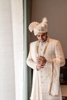 Indian Grooms Outfits, Indian Groom Jewellery Sherwani, Men Wedding Sherwani Indian Groom Outfit, Indian Groom Ivory Sherwani, Wedding Kurta For Groom, Wedding Outfit Groom Indian, Indian Groom Safa, Groom Indian Wedding Outfits Sherwani White, Groom Clothes Wedding Indian