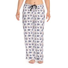 Possum pajama pants, they're perfect choice to be chill and relax at home!  The pants are made of polyester jersey knit fabric, and the relaxed fit, makes for the ultimate comfort choice. The back elastic with the drawstring tie creates the perfect fit. Material: 100% polyester Light fabric (6 oz/yd² (203 g/m ♥Processing Time♥  1-4 business days There may be delays during holidays as there're more orders, please be patient as we're working hard to get your order done as soon as possible. ♥Shipping Time♥ It will take 2-5 business days to get your order, please allow a couple of extra days for the holidays season.  ♥The items may be shipped from different locations  ♥Care Instructions for shirts♥ Do not dry clean, do not iron, tumble dry on low heat, do not bleach, machine wash: cold (max 30 Cute Possum, Pants Cute, Womens Pajamas Pants, Sleep Shorts, Christmas Gifts For Friends, Working Hard, Jersey Knit Fabric, Pajamas Women, Pet Clothes