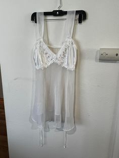 Vintage White Lace  Nightgown , Long from shoulder 30 inch, size Small.  Made in USA. California Dynasty . White Sheer Nightgown, Spring Sheer Nightgown For Sleep, Sheer Summer Nightgown For Bedtime, Summer Sheer Night Sleepwear, Vintage Sheer Sleepwear For Night, Sheer Summer Nightgown For Nighttime, White Sleep Chemise Camisole, White V-neck Chemise For Sleepover, White Camisole Chemise For Sleep