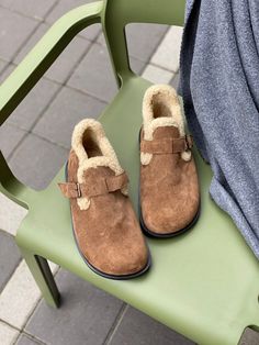 Upper: suede Linen: sheepskin  100% genuine materials Comfy, soft and really warm clogs/slippers 🤍 Seasons: autumn/spring/winter  Clogs run big, so we recommend to go size down, feet measurements are recommended 🙌 Flat Winter Shoes, Winter Suede Clogs With Rubber Sole, Winter Slip-on Slippers With Leather Footbed, Winter Comfortable Closed Toe Clogs, Winter Leather Footbed Slip-on Slippers, Comfortable Closed Toe Winter Clogs, Casual Sheepskin Slip-on Clogs, Winter Suede Mules With Rubber Sole, Cozy Winter Slip-on Clogs