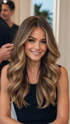 Light And Dark Brunette Hair, Stunning Hair Color Ideas, Embracing Natural Hair Color, Hair Color Ideas For Mousy Brown Hair, Light Brown Low Lights Brunettes, Glam Hair Down Hairstyles, Fall Hair Colors Low Maintenance, Burnett To Blonde Balayage, Autumn Bayalage Brunette