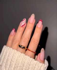 Short Almond Nails Holiday, Magic Nails, Ombre Acrylic Nails, Xmas Nails, Simple Nail Designs, Valentines Nails