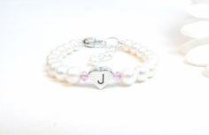 Personalized Adjustable Classic Pearl Bracelet, Classic Personalized Adjustable Pearl Bracelet, Classic Adjustable Personalized Pearl Bracelet, Classic Personalized Pearl Bracelet, Personalized Classic Pearl Bracelet, Classic Personalized White Pearl Bracelet, Personalized Pink Pearl Bracelet For Birthday, Adjustable Pearl Bracelet For First Communion, Adjustable Hypoallergenic Pearl Bracelet For Birthday