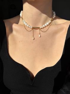 Dainty freshwater pearl choker necklace with details in 24 kt Gold plated Japanese seed beads. Delicately made by hand. Available in three styles: STYLE PRIMO: Necklace length: 38 cm / 15.74 inch + 4 cm / 1.57 inch extension chain. Pearl size: 8 and 10 mm. Color: pearly white. Each cultured pearl is unique, so the shades may vary slightly from the photo. Details made with 24kt gold plated beads. STYLE SECONDO: Necklace length: 39 cm / 15.35 inch + 5 / 2 inch extension chain. Pearl size: 6-10mm. Beads Style, Packing Jewelry, Pearl Choker Necklace, 24kt Gold, Pearl Choker, Pearl Size, Baroque Pearls, Necklace Length, Pearl Pendant