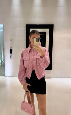 #chanel #tweed #pink Pink Tweed Blazer Outfit, Pink Tweed Jacket Outfit, Money Core, Tweed Blazer Outfit, Tweed Jacket Outfit, Pink Tweed Jacket, Fall Attire, Chanel Tweed, Chanel Jacket