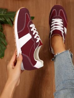 Burgundy Flats, Burgundy Sneakers, Burgundy Bag, Running Shoes For Women, Sporty Shoes, Casual Running Shoes, Casual Sneakers Women, Casual Design, Lacing Sneakers