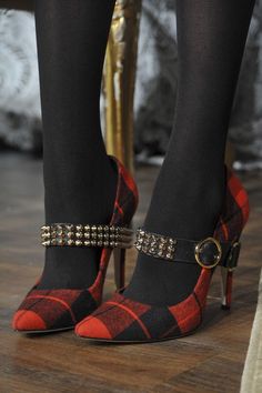 Plaid Clothes, Fashion Runway, Emo Fashion, Punk Goth, Plaid Fashion, Fall 2015