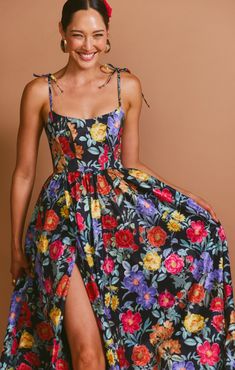 Check out Juliet Maxi Dress. Get $10 off + free shipping with Club Mumu. Garden Wedding Dress Guest, Blouses Designs, Estilo Hippie, Guest Attire, Wedding Attire Guest, Wedding Guest Dress Summer, Show Me Your Mumu, Guest Outfit, Maxi Dress With Sleeves