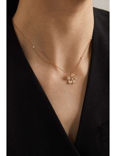 Rose Gold Flower Pendant Necklace In Fine Jewelry Style, Luxury Flower Shaped Necklace With Brilliant Cut, Luxury Flower Necklace With Brilliant Cut, Exquisite Rose Gold Flower Pendant Jewelry, Formal Rose Gold Necklace With Flower Pendant, Luxury Flower-shaped Necklace With Brilliant Cut, Formal Rose Gold Necklaces With Flower Pendant, Luxury Rose Gold Flower Pendant Necklace, Luxury Flower-shaped Brilliant Cut Necklace