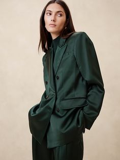 Suits For Women Prom, Green Suit Women, Nonbinary Wedding, Wedding Guest Suits, Juniper Green, Satin Suit, Satin Blazer, Green Suit, Androgynous Fashion