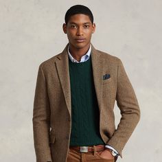 Our Polo Soft sport coat puts a modern spin on classic preppy style with a natural shoulder slightly structured chest and partial lining. This unisex version is crafted with a wool-blend herringbone fabric that was custom-developed for Ralph Lauren. Classic Preppy Style, Herringbone Jacket, Herringbone Blazer, Herringbone Fabric, Soft Tailoring, Classic Preppy, Estilo Preppy, Ralph Lauren Men, Sport Coat