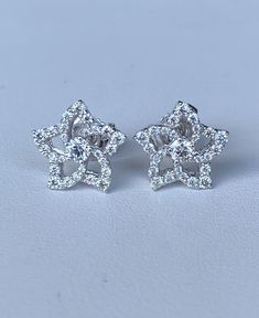 Brand new Hearts on fire, mystical star diamond earrings. Gorgeous. Appraisal and original box included. All original materials. 0.5 carat diamond weight Approximately 0.5 inches each earrings. See details in photos. Fully stamped at post an earring backs. Retail $2100+ tax. No offers please. Elegant Star-shaped Cubic Zirconia Diamond Earrings, Elegant Star-shaped Diamond White Earrings, Elegant Star-shaped White Gold Diamond Earrings, Elegant White Gold Star-shaped Diamond Earrings, Star-shaped White Gold Diamond Earrings, Diamond White Star Earrings For Anniversary, White Gold Star-shaped Diamond Earrings, White Gold Star-shaped Fine Diamond Earrings, Formal Star-shaped Fine Jewelry Earrings